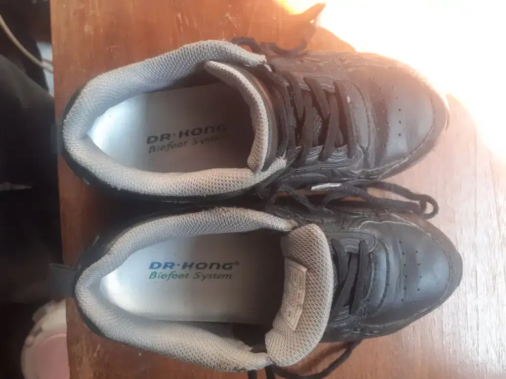 SEPATU ANAK MERK DR.KONG