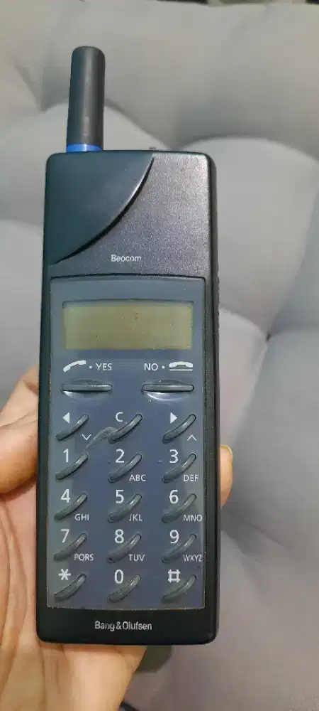 Handphone Bang & Olufsen