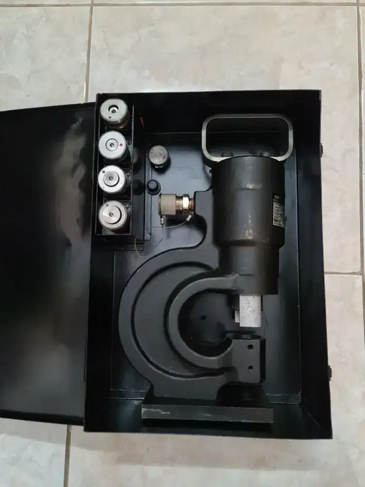 Dijual mesin punch atau plong, untuk besi dan tembaga.