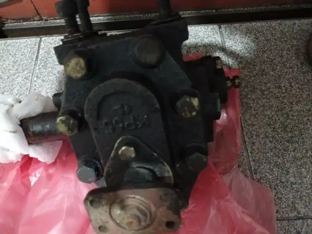 Pompa dumptruck/tadano KP55 tapak kecil