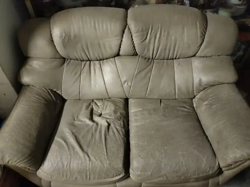 Sofa  3 dan 2+ 1 kondisi masih empuk