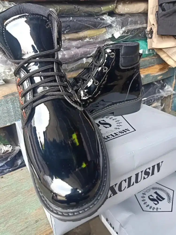 Sepatu PDH adventure