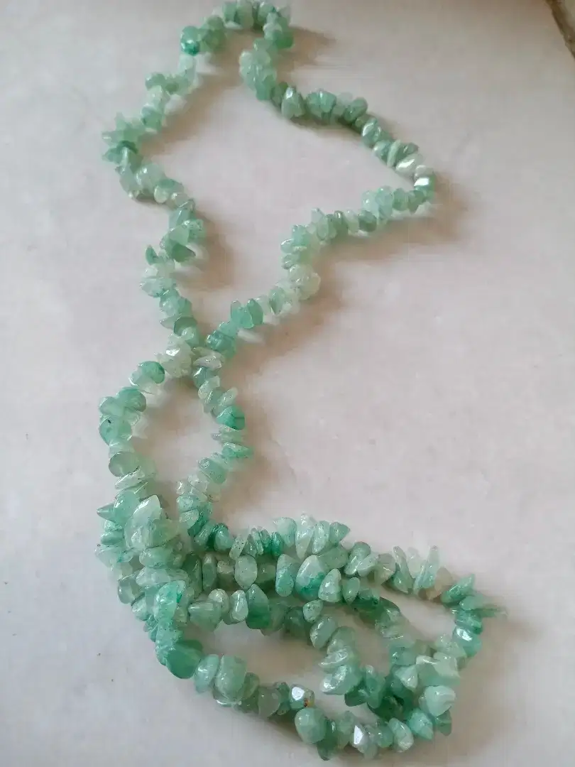 Kalung Bahan Batu Permata