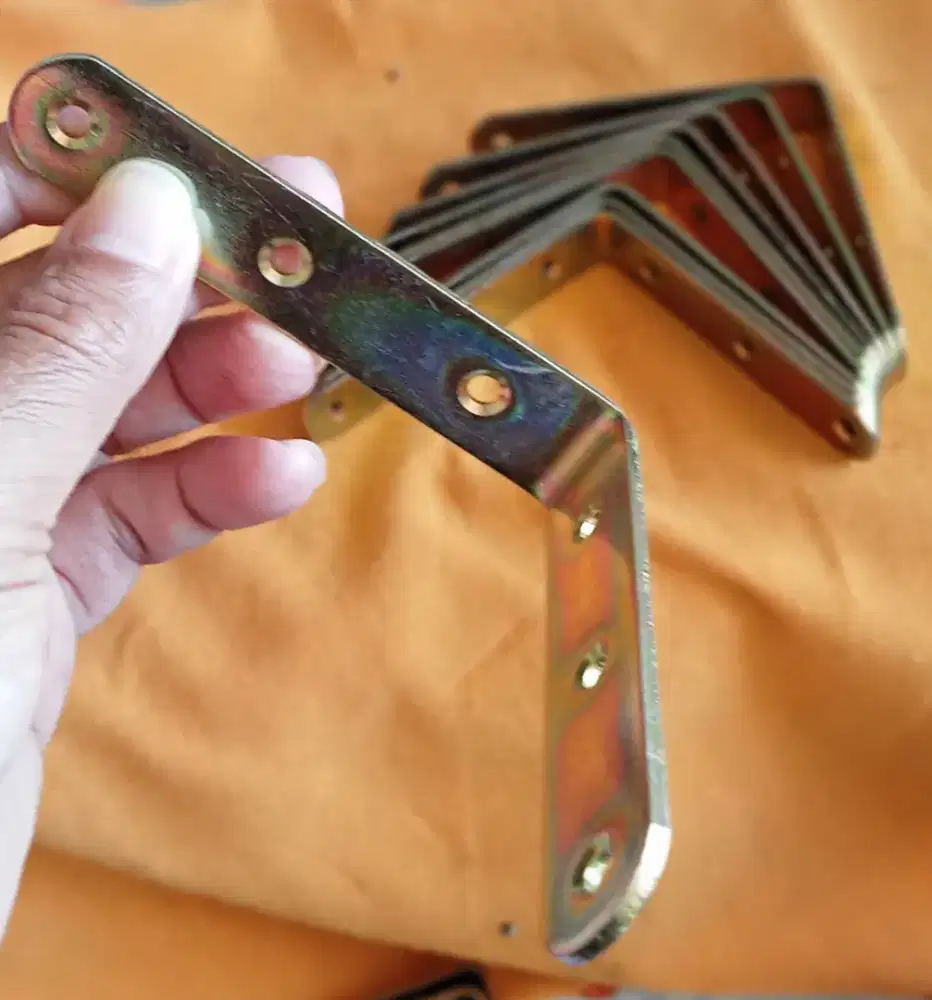 Besi siku 10cm sudut rak ambalan dinding tembok