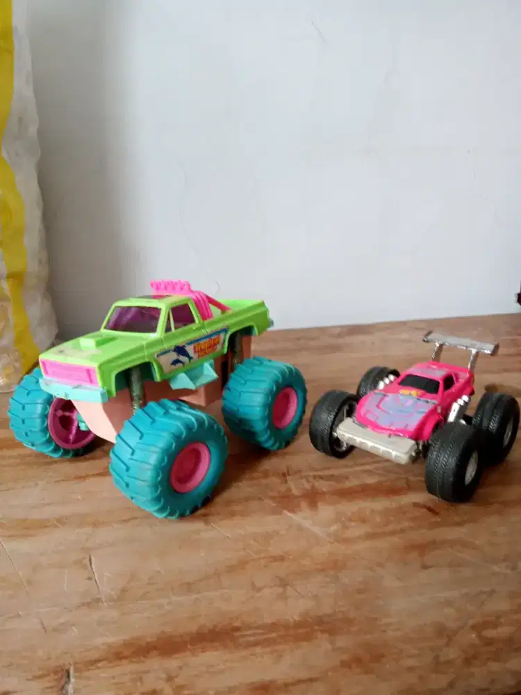 Mainan Mobil mobilan 2 pcs