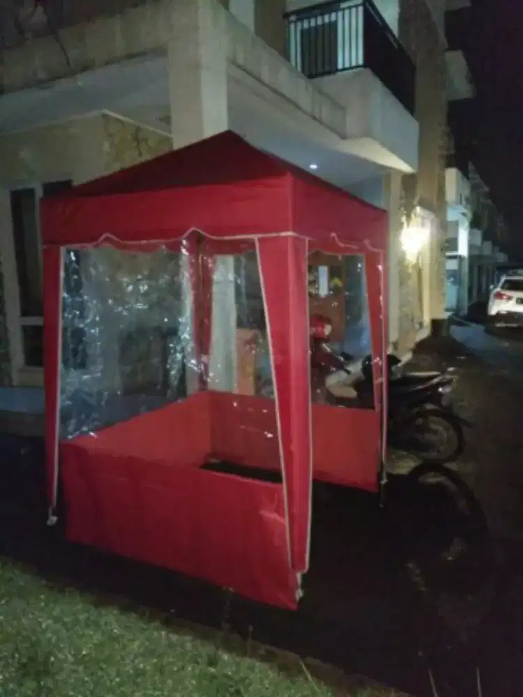 Tenda jualan pinggir jalan