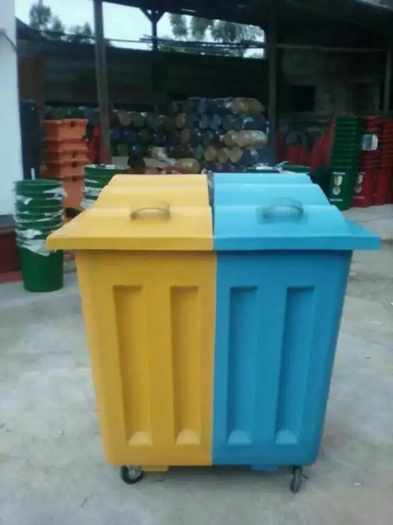 Tong sampah fiberglass 1000 liter