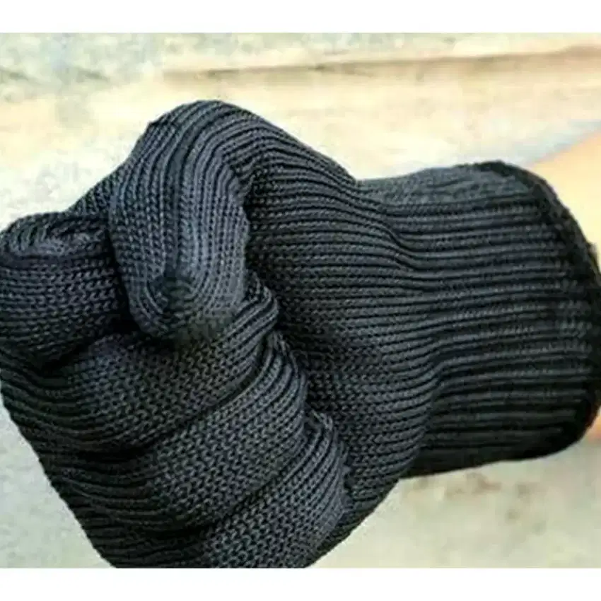 Sarung Tangan  ( perlindungan dari benda tajam )