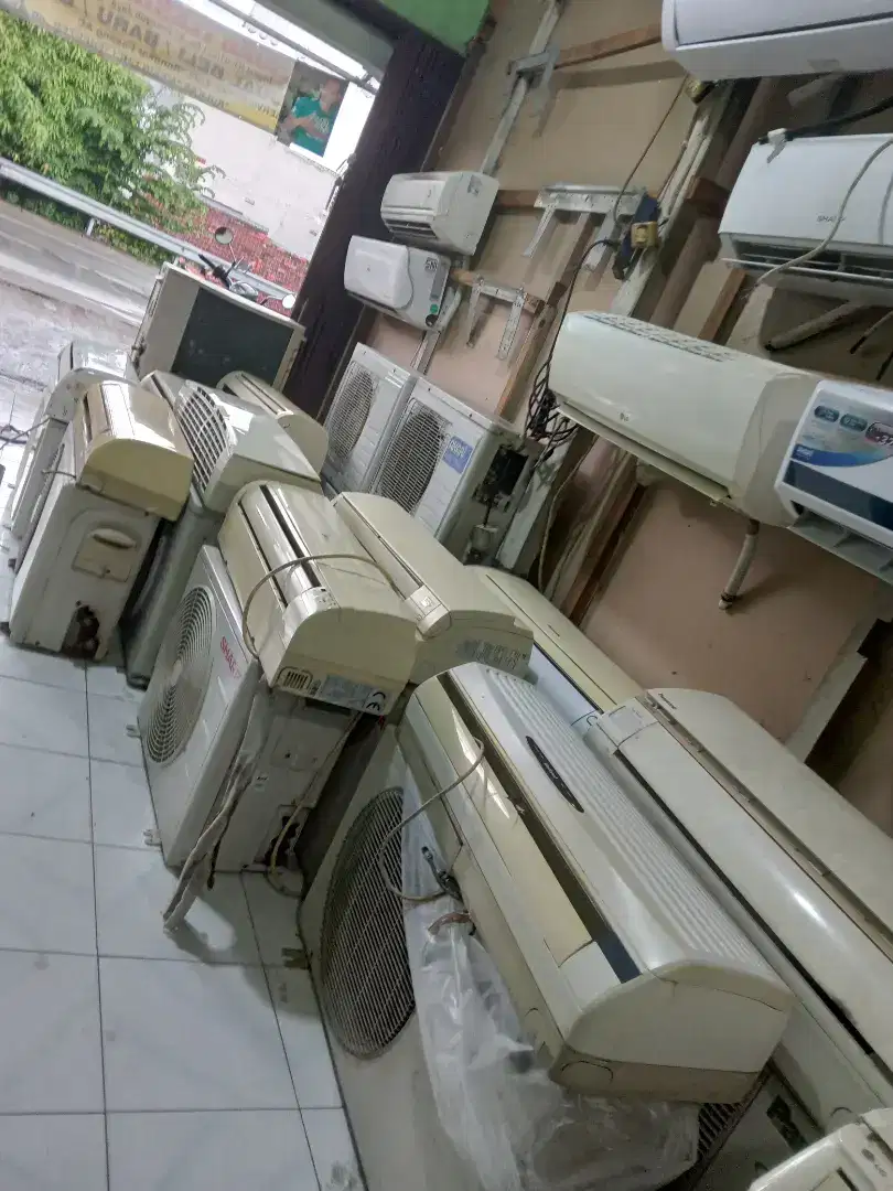 Jual ac second 1/2 - 1 pk  ad yg minat pekayon jaya