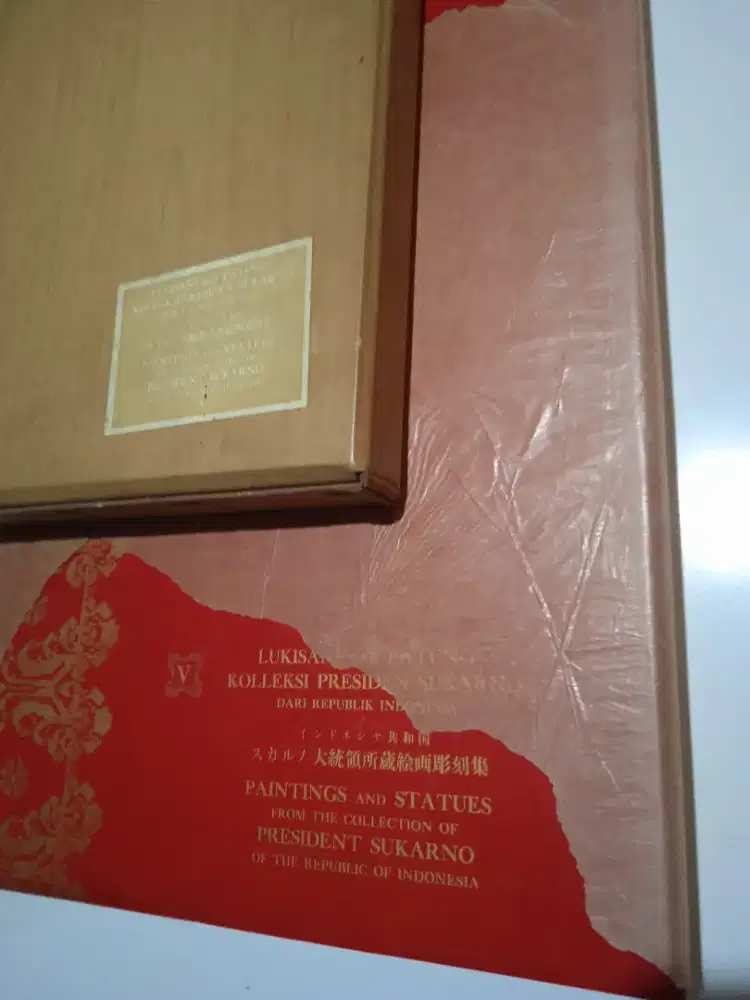 BUKU LUKISAN² dan PATUNG² KOLLEKSI PRESIDEN SUKARNO