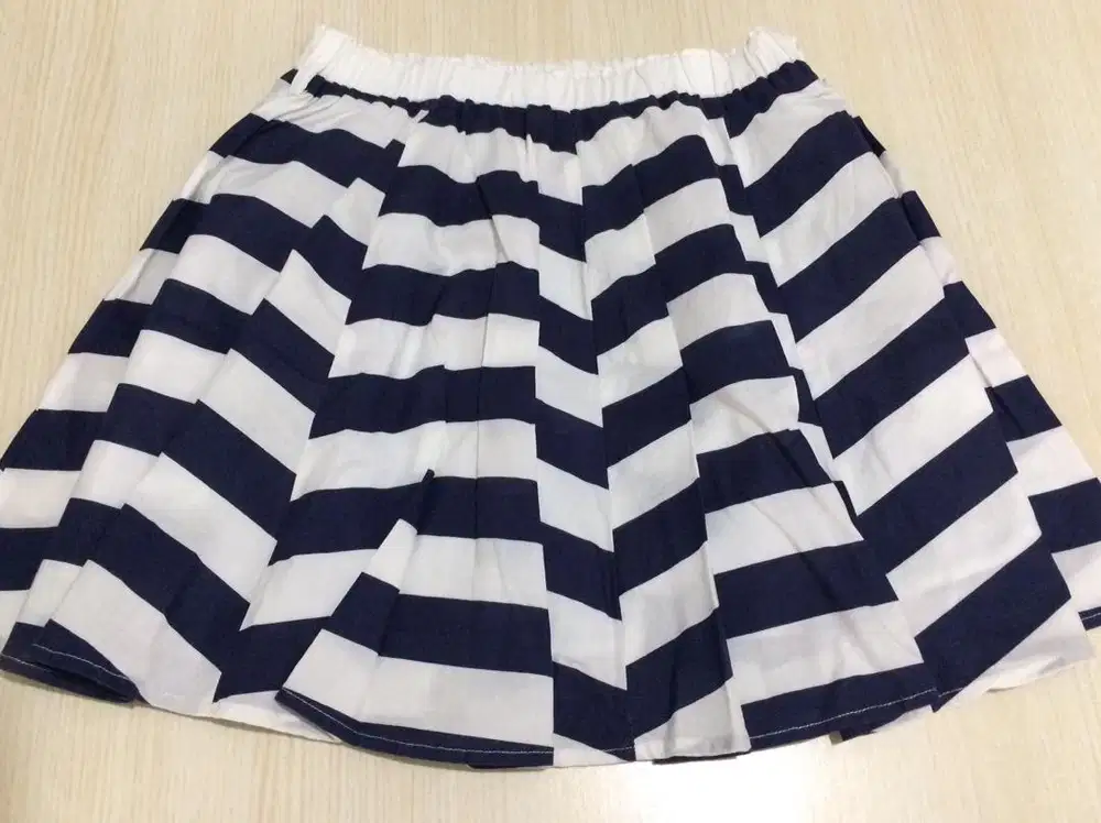 Rok Stripes Biru Putih