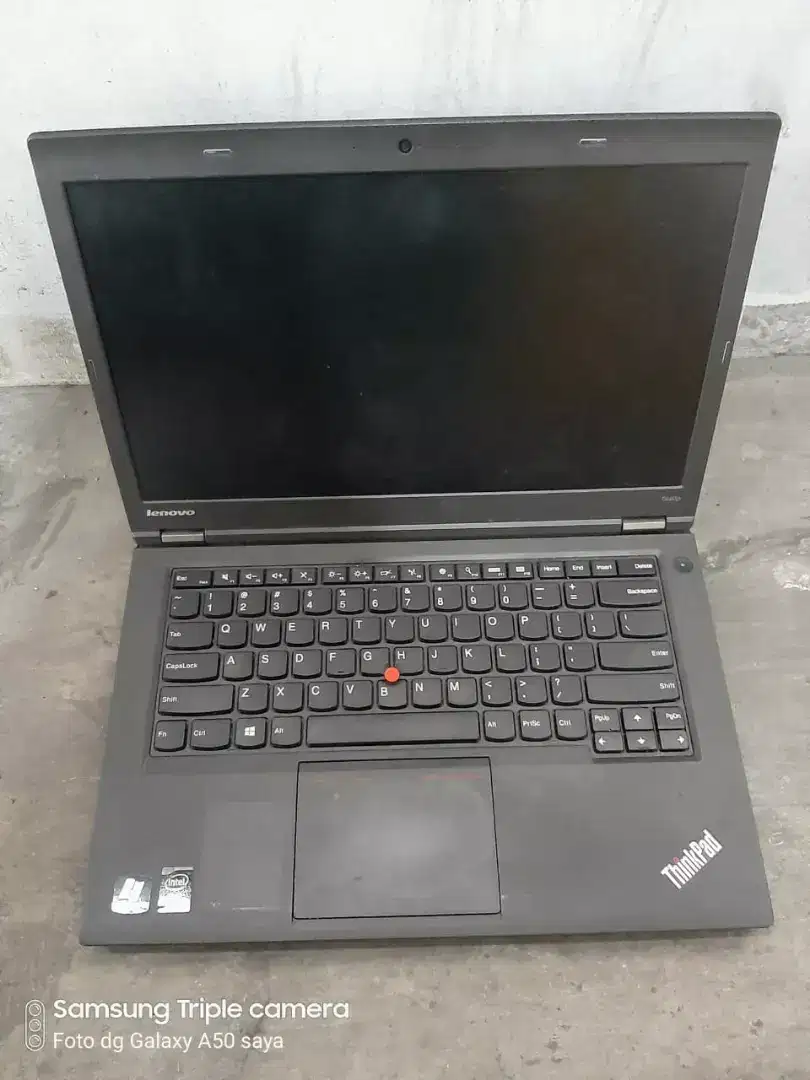 Di beli laptop bekas segala kondisi