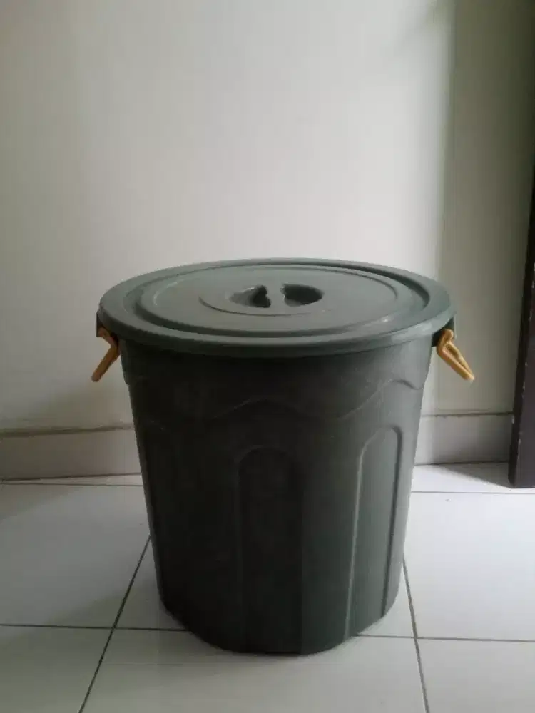 Dijual Ember Besar + tutup Uk 50L