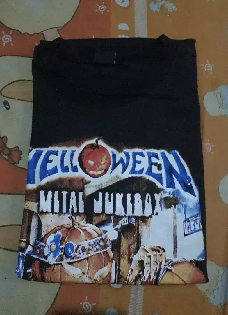 Kaos hitam helloween