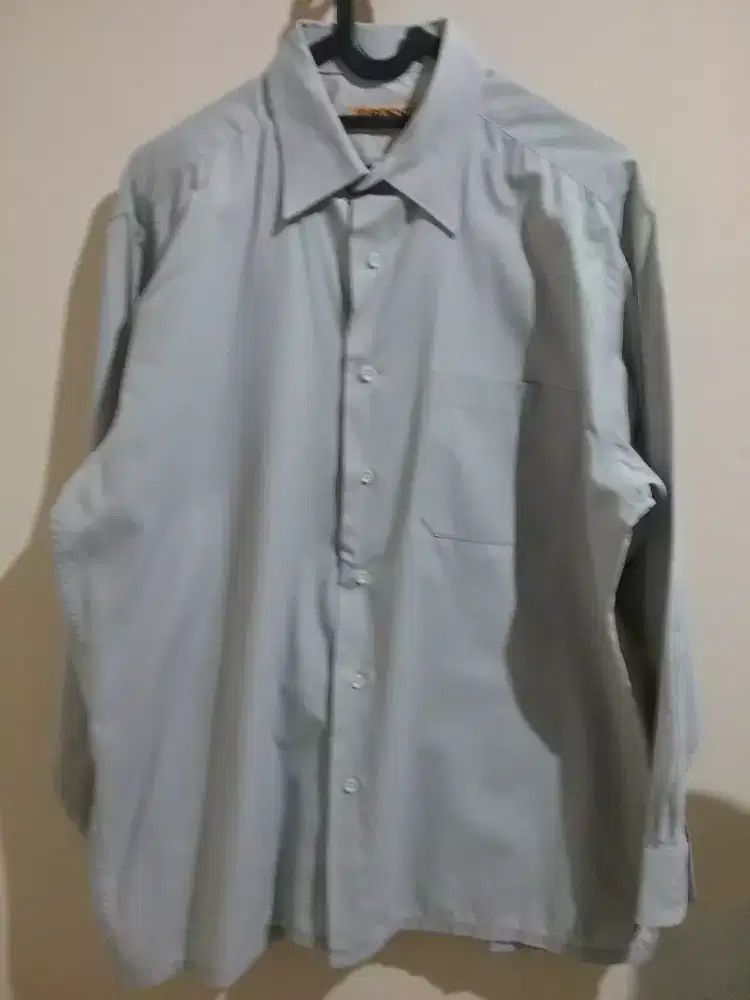 KEMEJA BOSS SIZE 15 1/2 - 33 KONDISI 99%