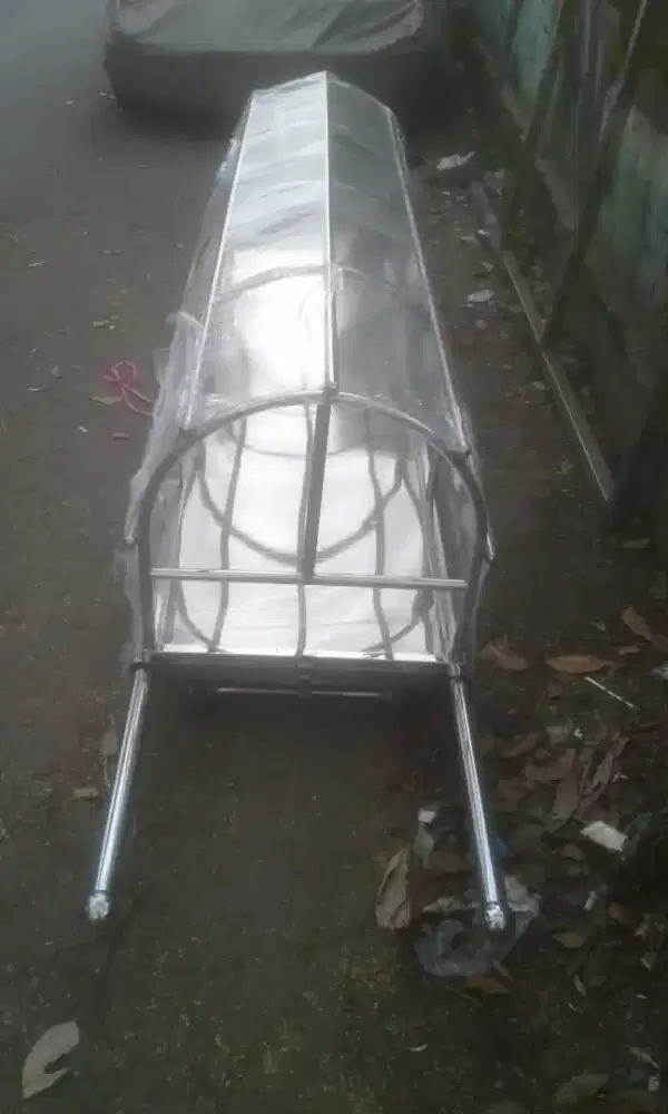 Keranda bak pemandian atau barang rumah sakit