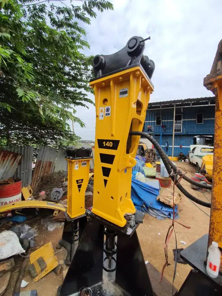 Breaker / Pemecah Batu Bekas