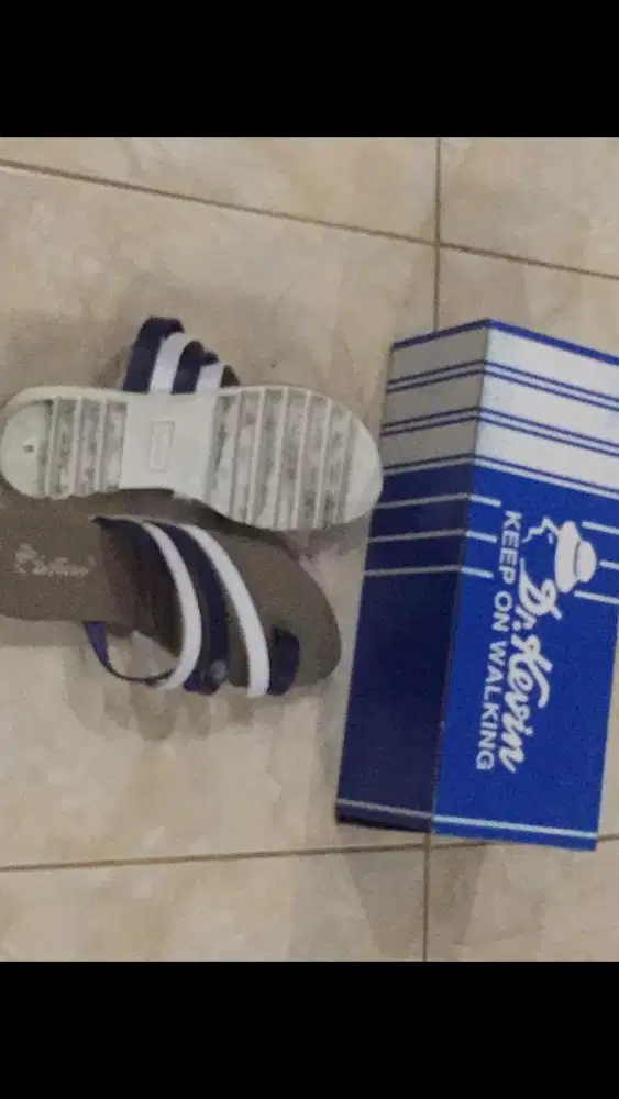 sandal merk Dr Kevin ori size 38
