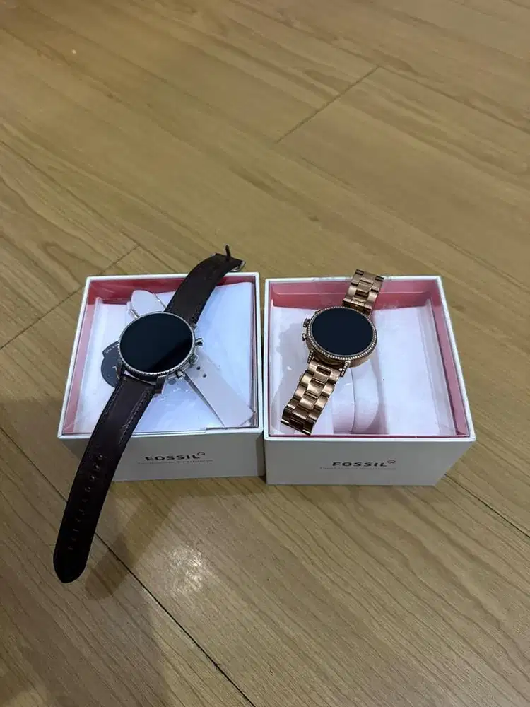 Fossil sales smartwatch couple