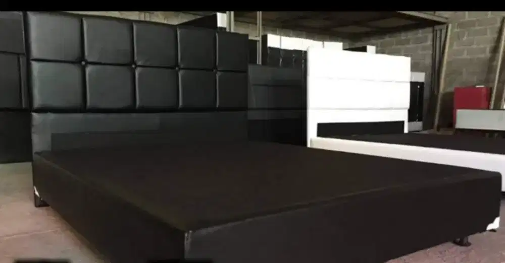 DIPAN MAHONI SERI ATHENA SZ 180X200