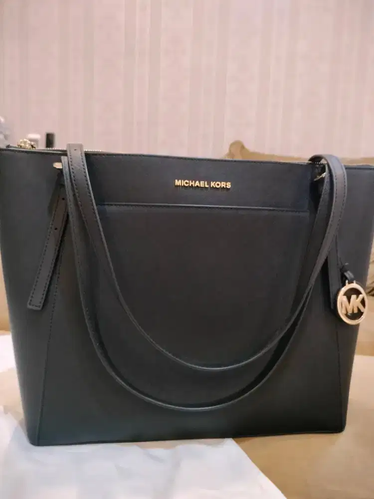 Tas Branded Ori Michael Kors