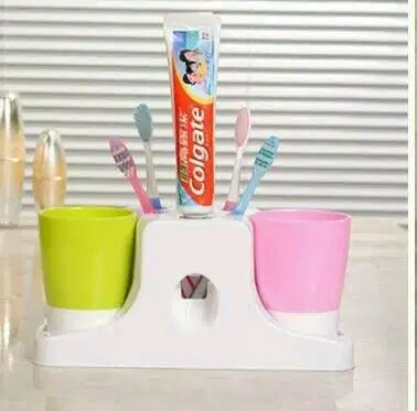 Dispenser odol dan 2 gelas kumur warna warni