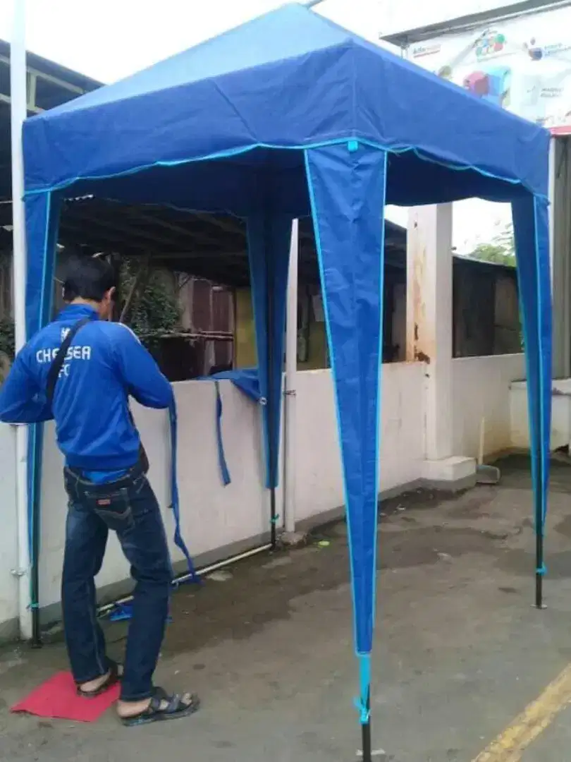Tenda cafe jualan. Pemesanan bisa via WhatsApp