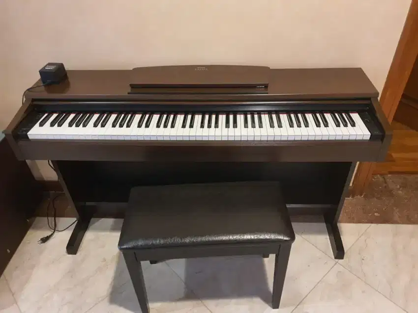 Piano Digital Yamaha Arius YDP 140.88 tuts.3 pedal..kaki kayu ori