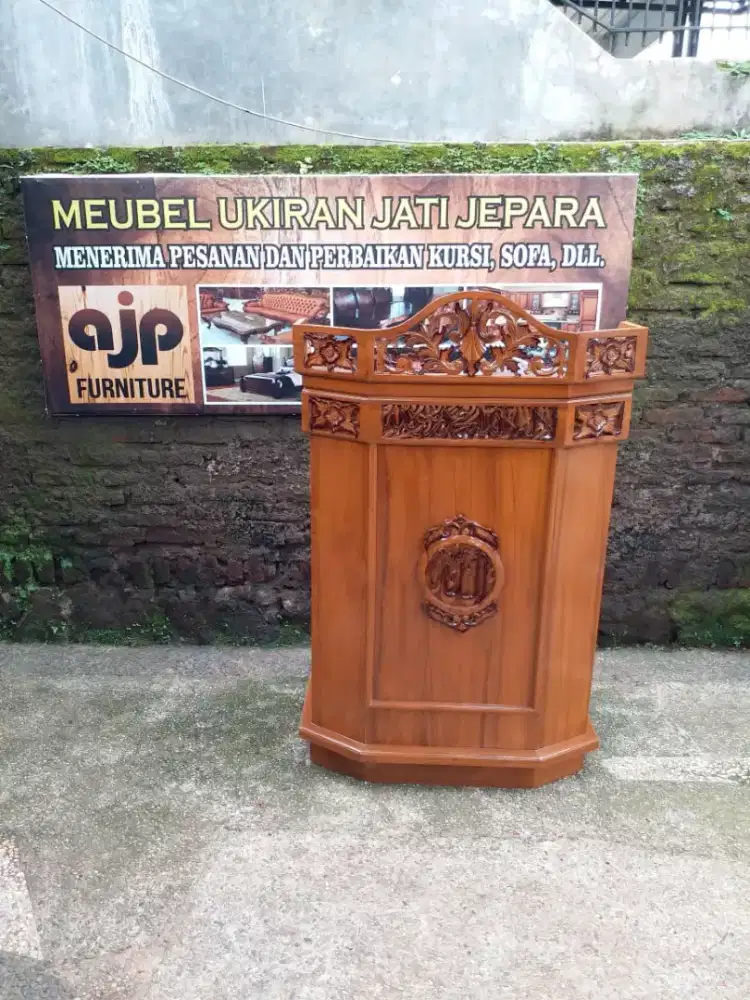 mimbar / podium jati