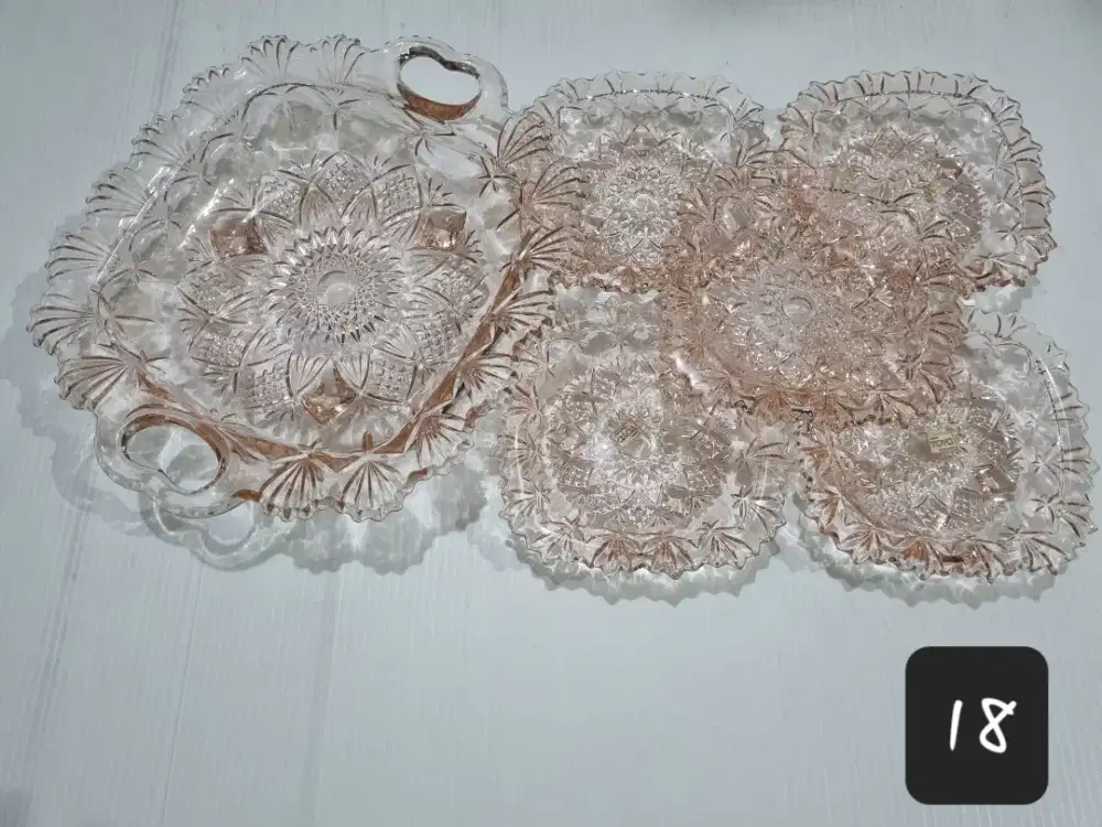 Piring kristal set bening