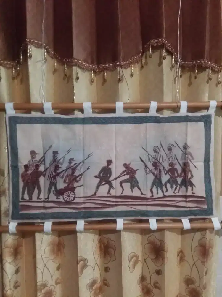 Lukisan  batik  painting  umur  kurang lebih  40th