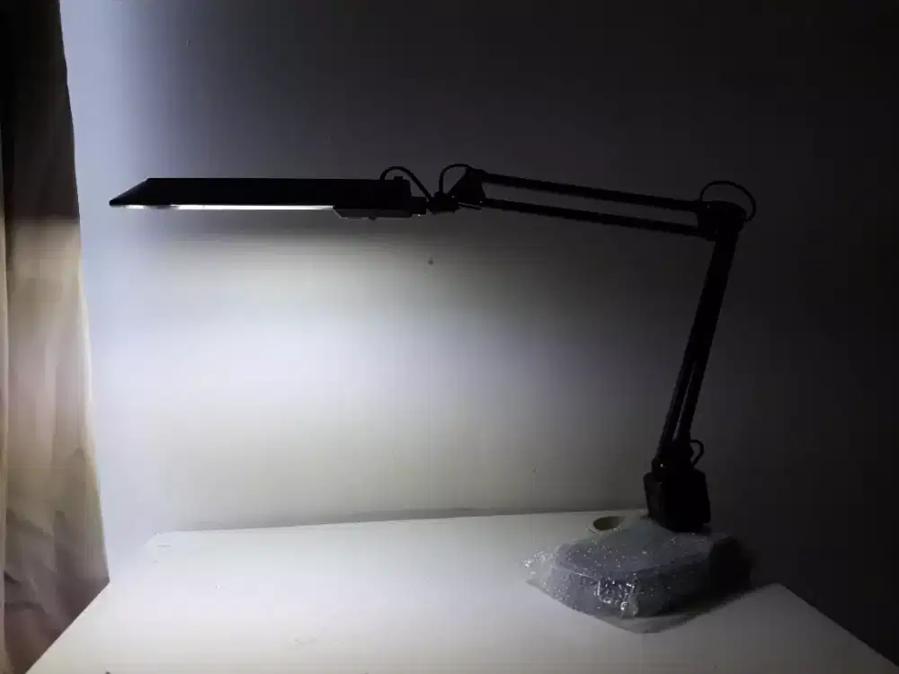 Lampu baca meja PL 11watt