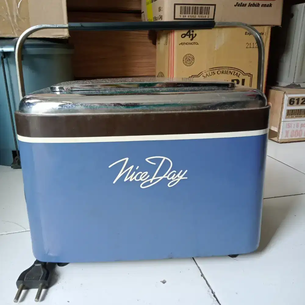 Pemanggang roti vintage