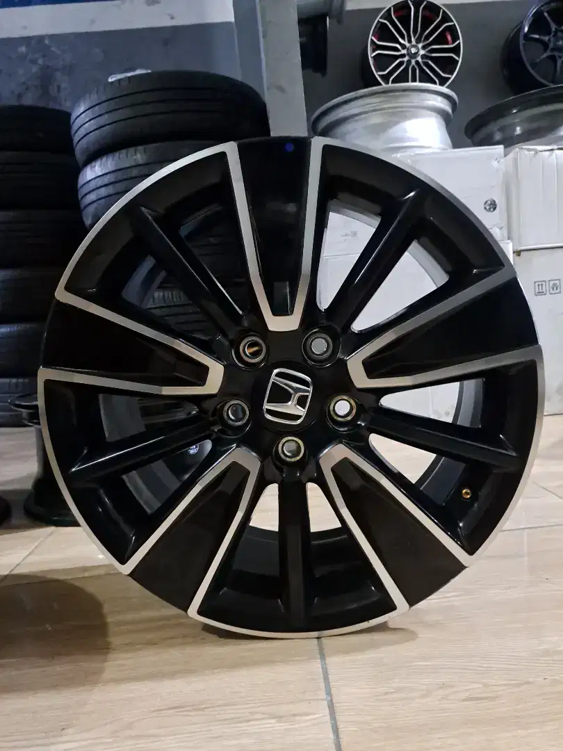 VELG OEM HONDA WR-V R17 pcd 5x114 lebar 7 et 55