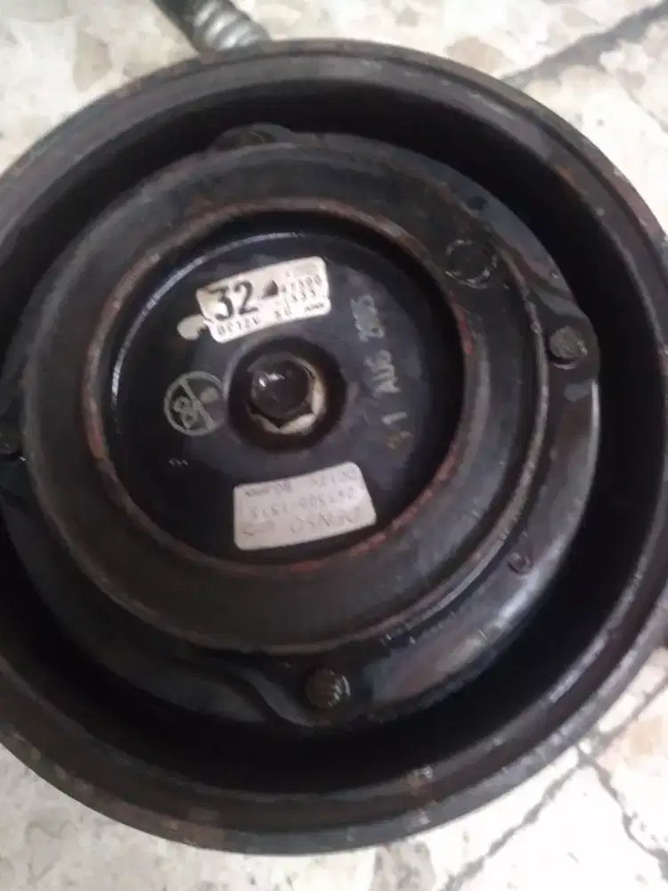 Kompresor AC mbl copotan ND asli kalau depan diputar konpresinya besar