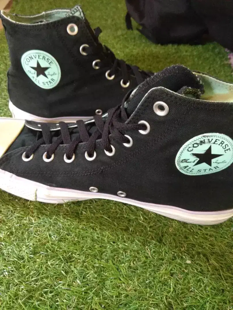 Converse size 44  .285. bekas