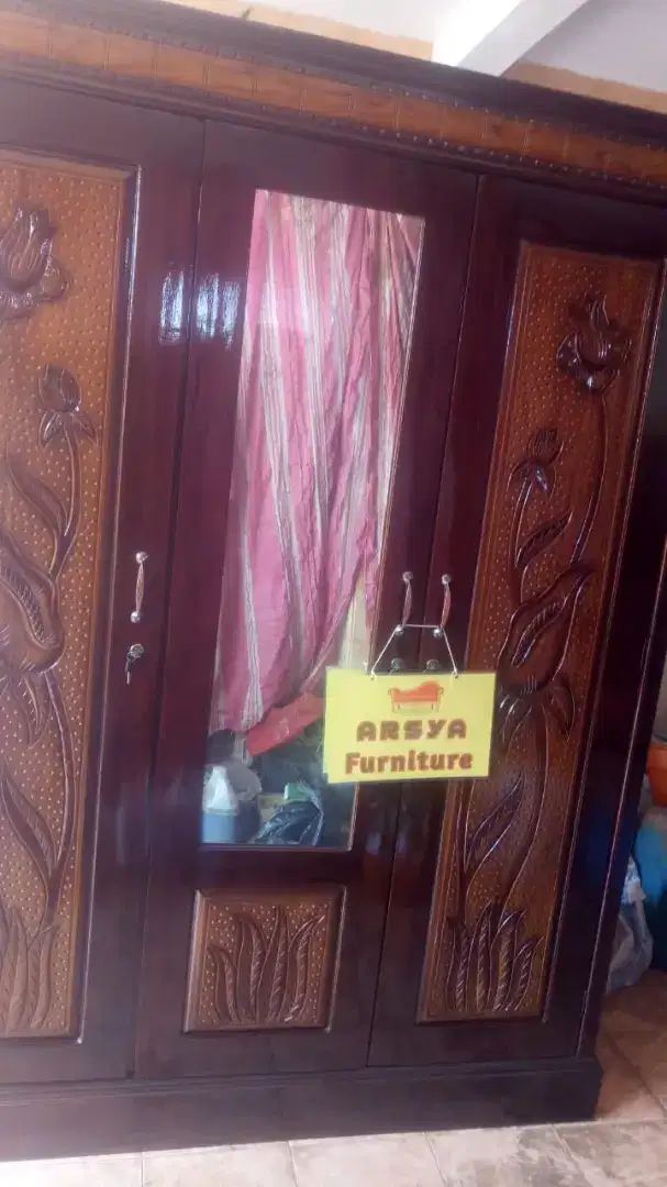 Lemari jati pintu 3