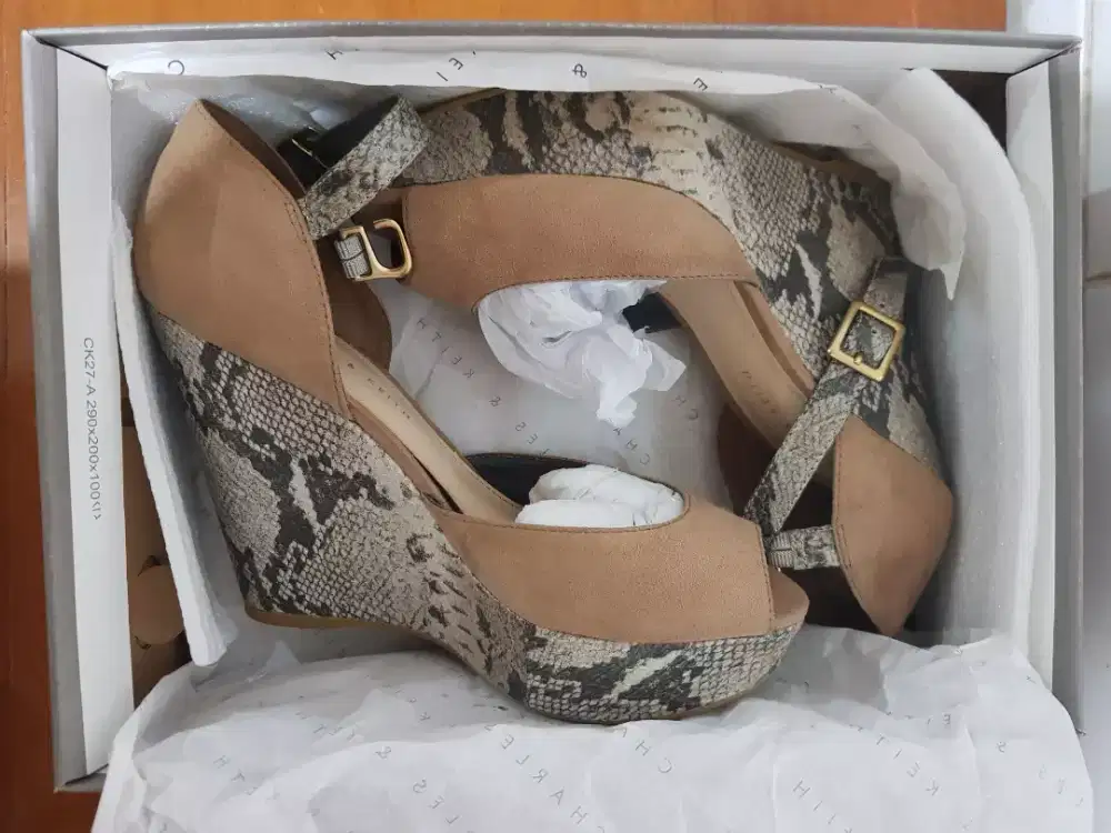 Sepatu High Heels Charles Keith