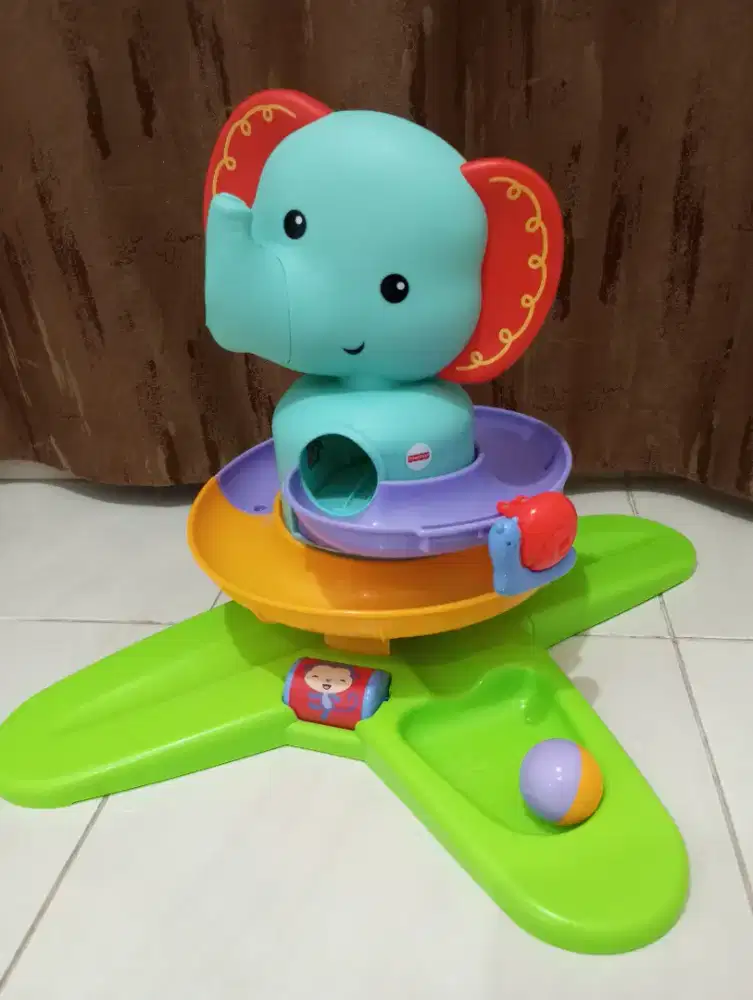 Mainan bayi anak fisher price elephant silly safari bunyi