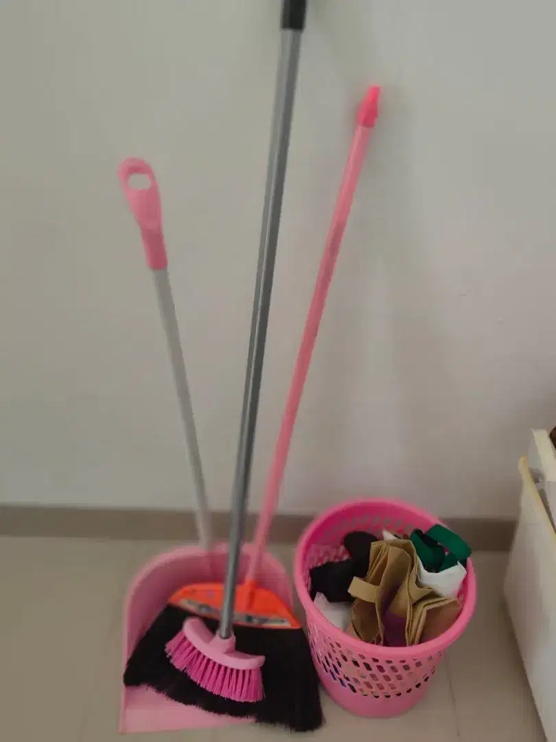 Sapu cerok sikat pink plus bonus talam pink besar