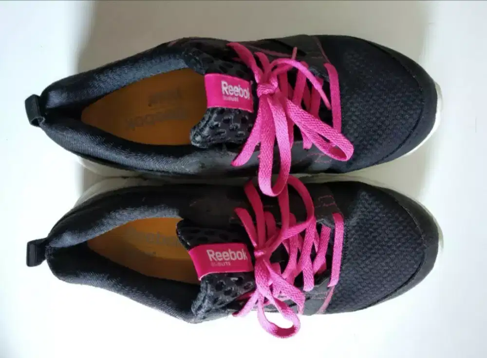 Sepatu Reebok Run