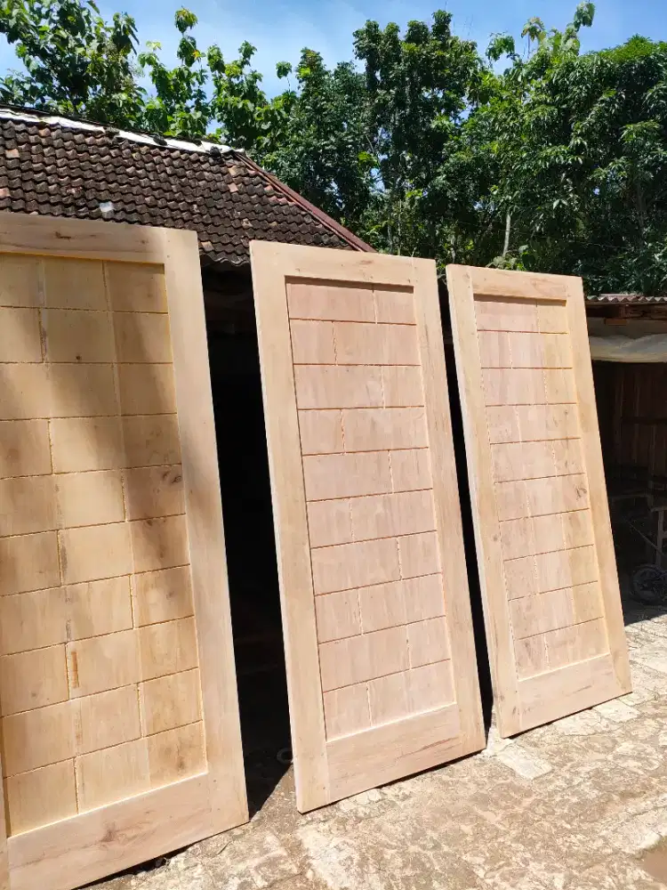 Kusen pintu mahoni & jati berkualitas