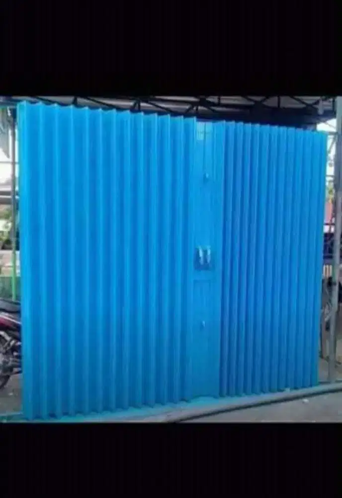 Roling door folding gate