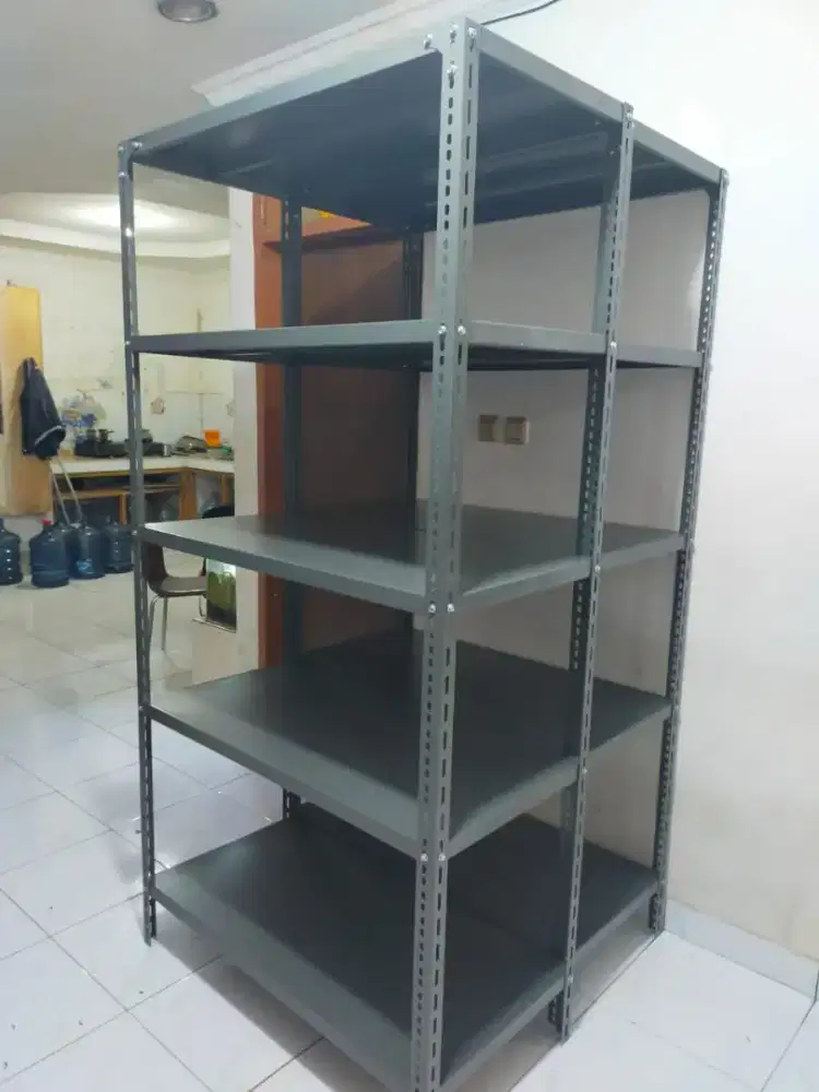 Rak besi siku lubang serbaguna