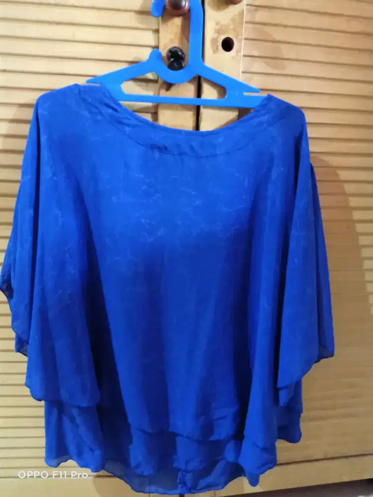 Blouse wanita biru