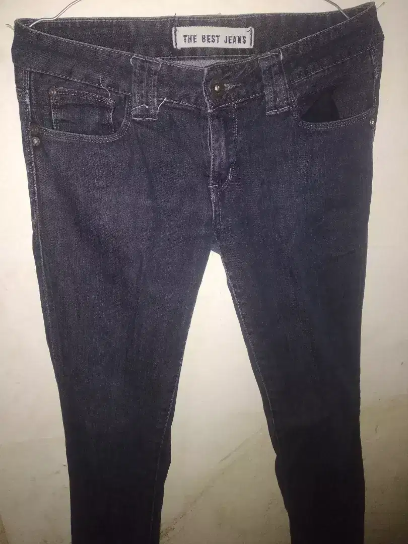 Celana jeans dan rok wanita