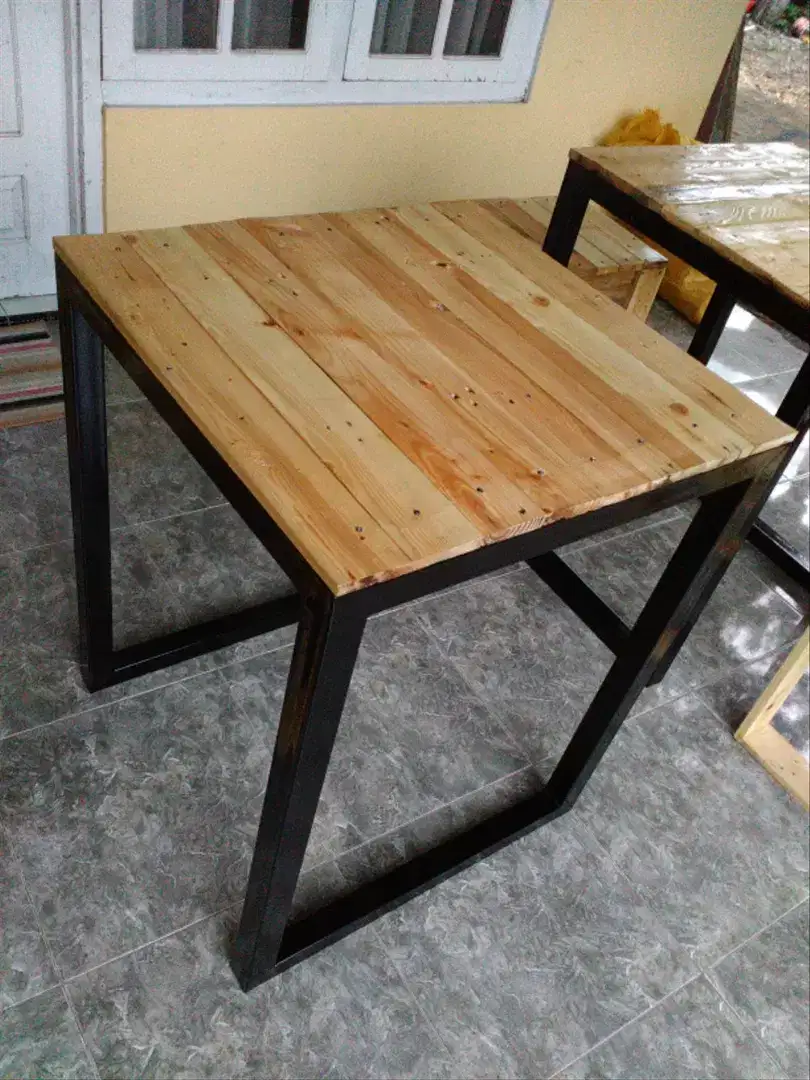 Meja kafe jati Belanda