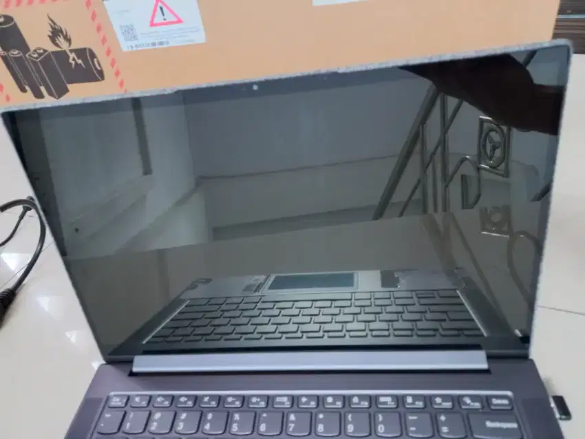 LENOVO YOGA SLIM 7i FABRIC 8GB/512GB SSD KOMPLIT MULUS