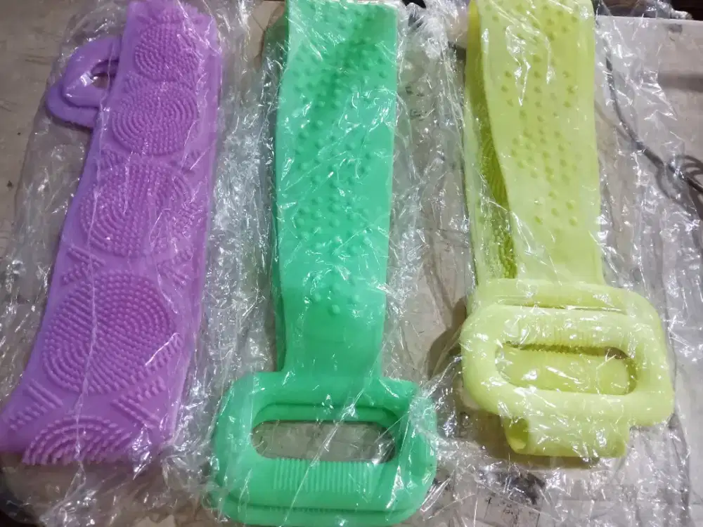 Sikat punggung silikon dua sisi praktis serbaguna