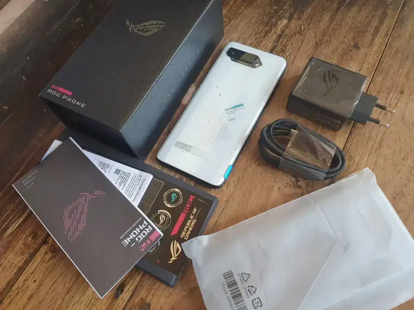 Asus ROG Phone 5s White Masih Garansi ROG 5 Putih Perfect Like New